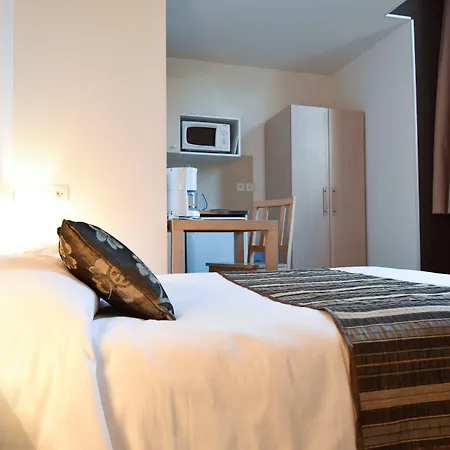 Апарт-отель Residhotel Le Central'gare 3*