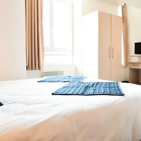 Hotel apartamentowy Residhotel Le Central'gare 3*