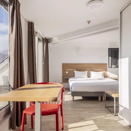 Hotel apartamentowy Residhotel Le Central'gare Grenoble